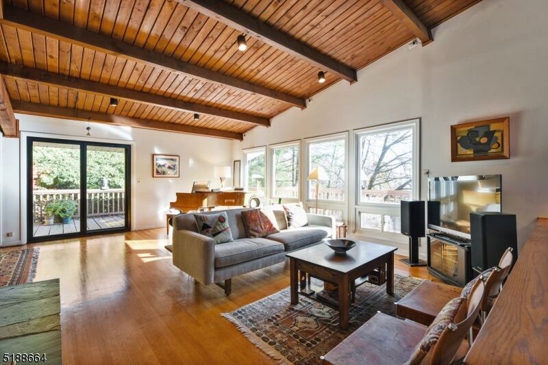 Property Photo:  24 Skyline Dr  NJ 07960 