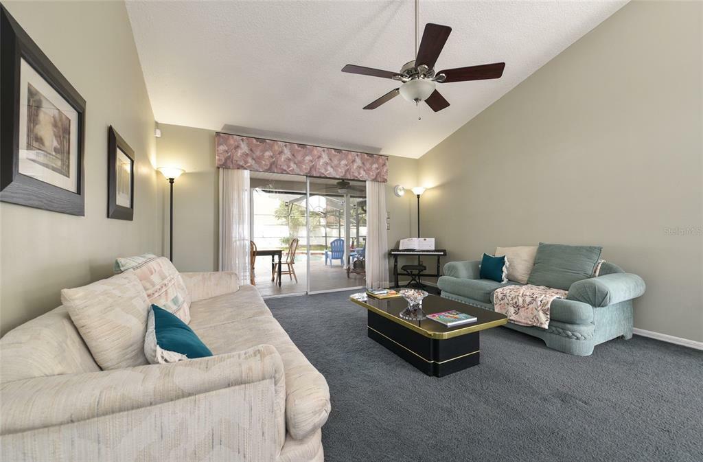 Property Photo:  1003 E Riviera Boulevard  FL 32765 