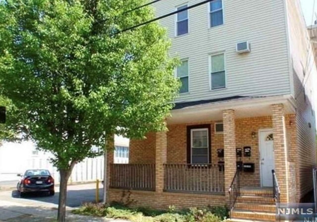 Property Photo:  122 Clinton Place 1  NJ 07073 