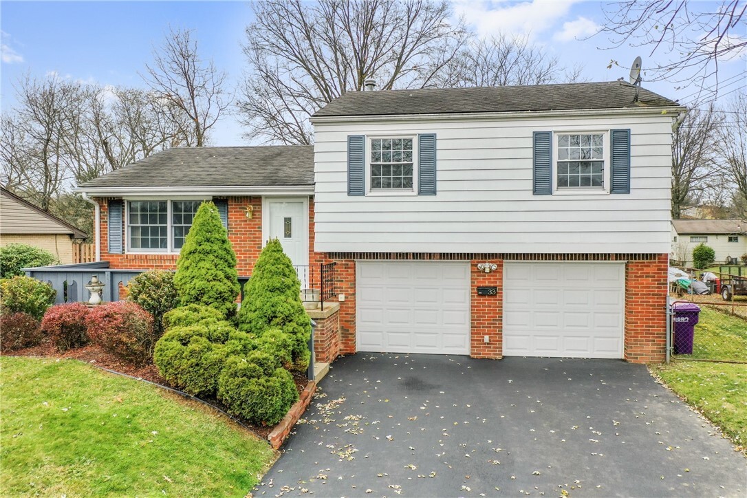 Property Photo: 33 Monte Carlo Rd PA 15239