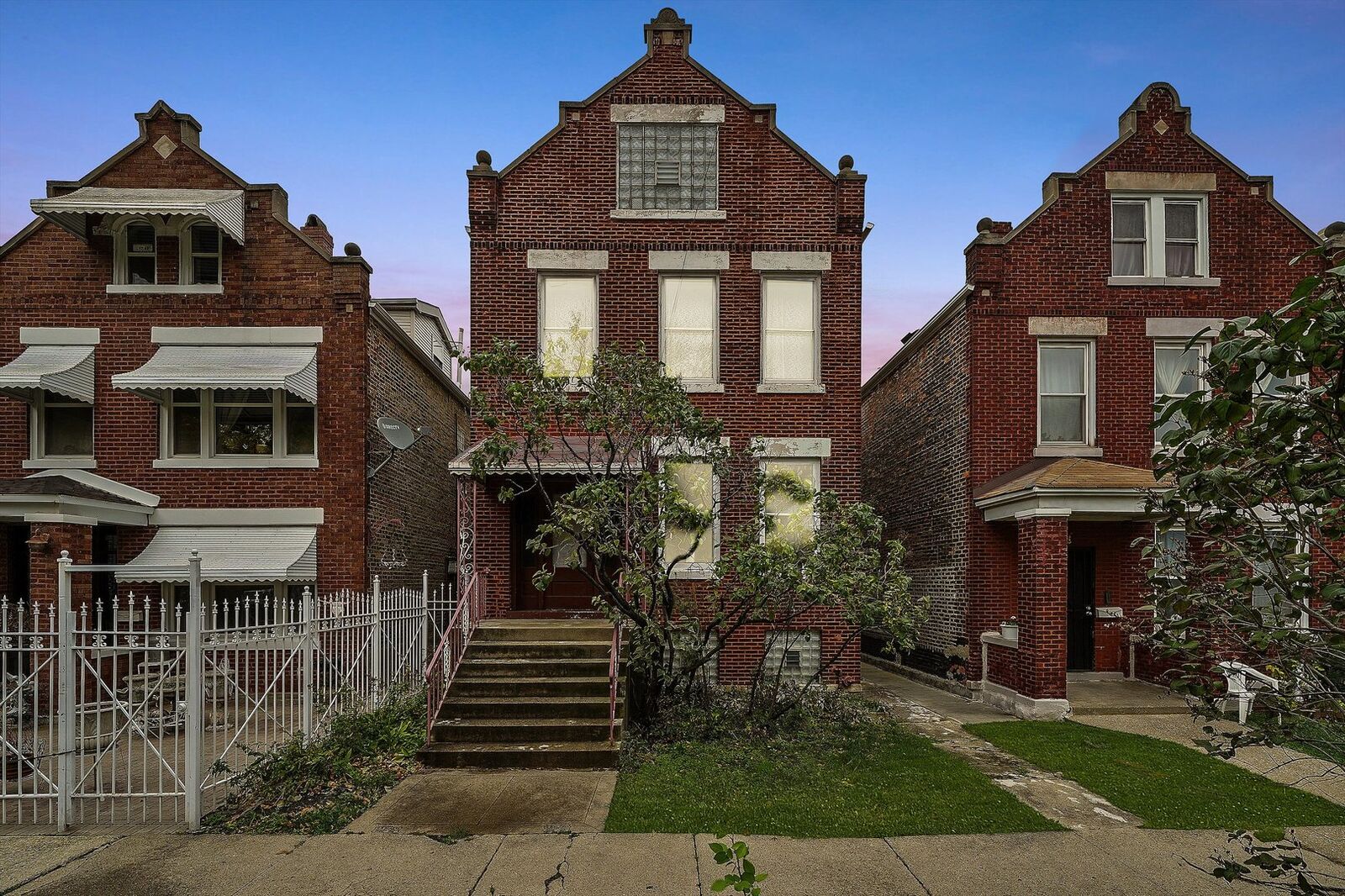Property Photo:  4103 S Sacramento Avenue  IL 60632 