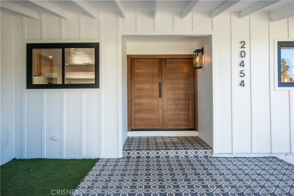 Property Photo:  20454 Robert Place  CA 91364 