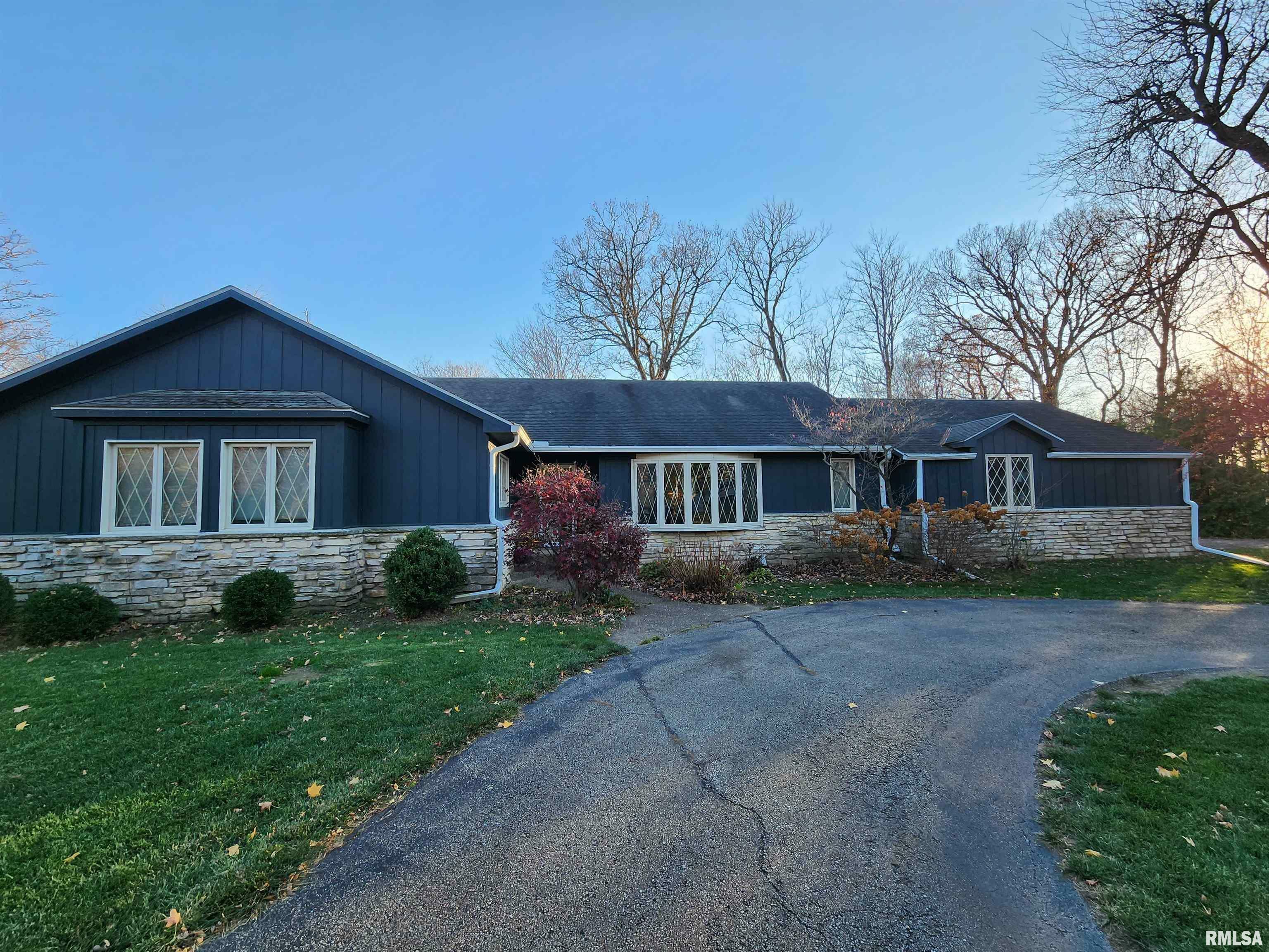 Property Photo: 11004 N Mesa Drive IL 61615
