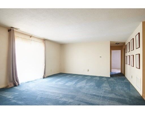 Property Photo:  6 Thayer Pond Dr 11  MA 01537 