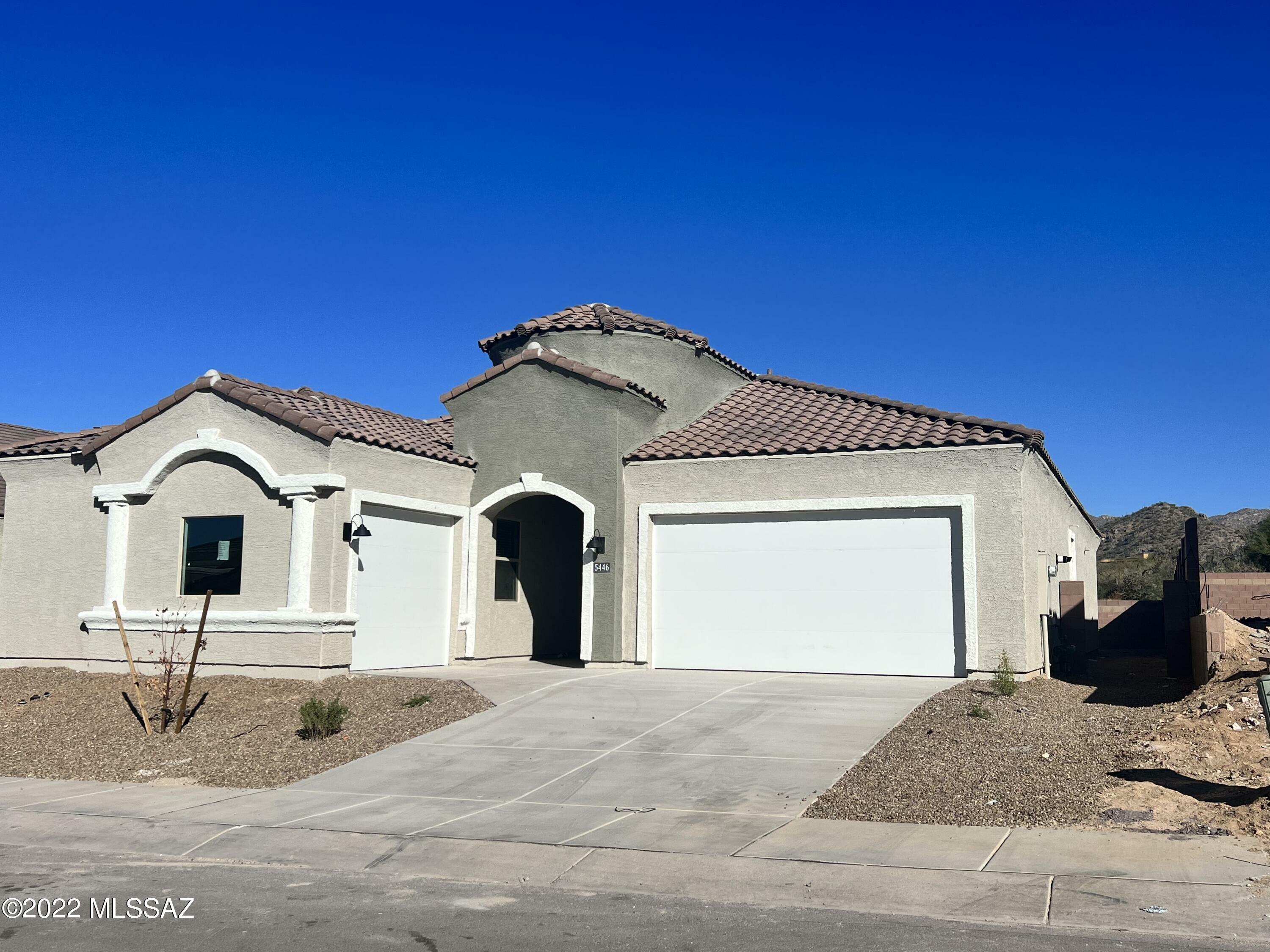 Property Photo:  5446 W Beacon Hill Drive  AZ 85658 