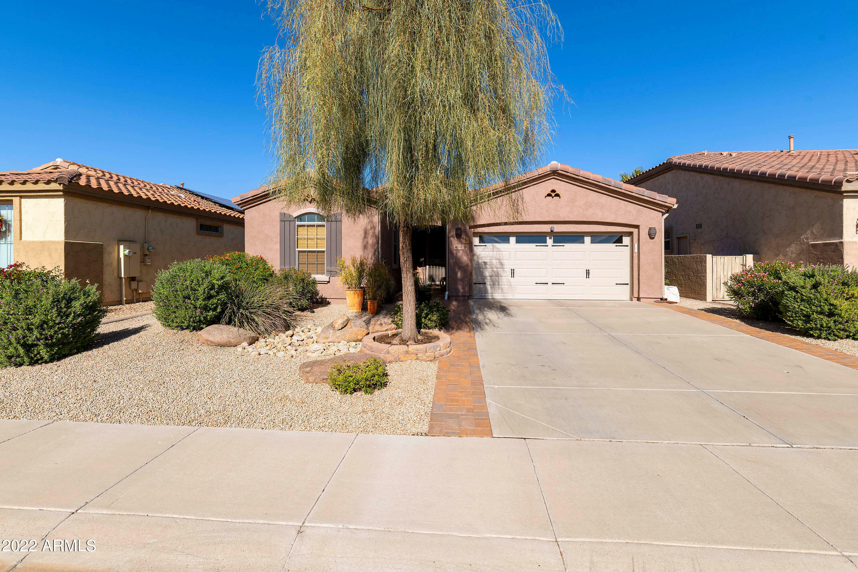 Property Photo: 4080 E Narrowleaf Drive AZ 85298