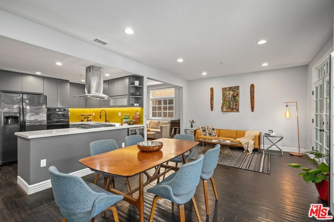 Property Photo: 1645 Camden Ave 101 CA 90025