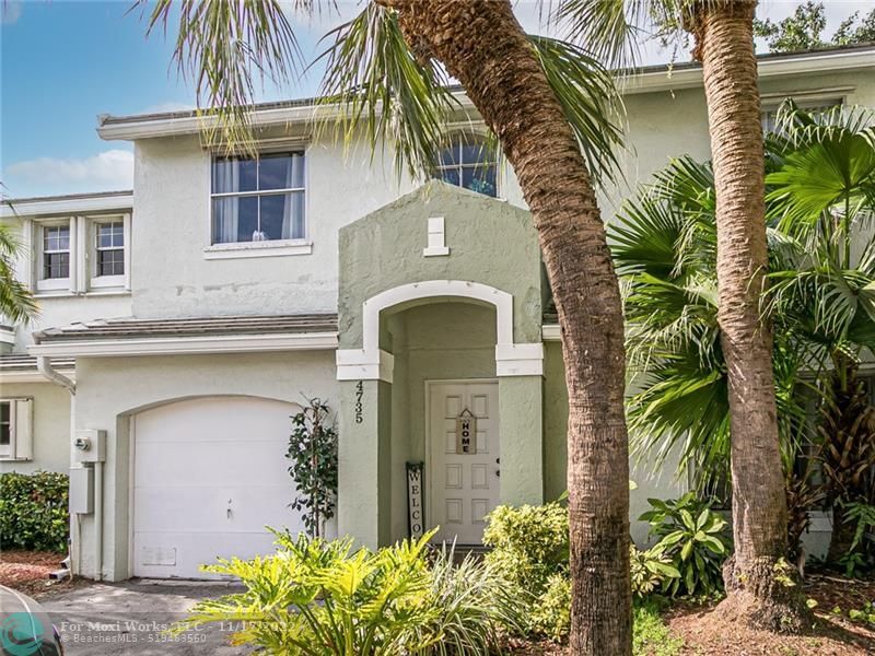 Property Photo: 4735 Grapevine Way 4735 FL 33331