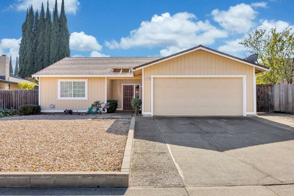 Property Photo:  10028 Biscanewoods Way  CA 95827 