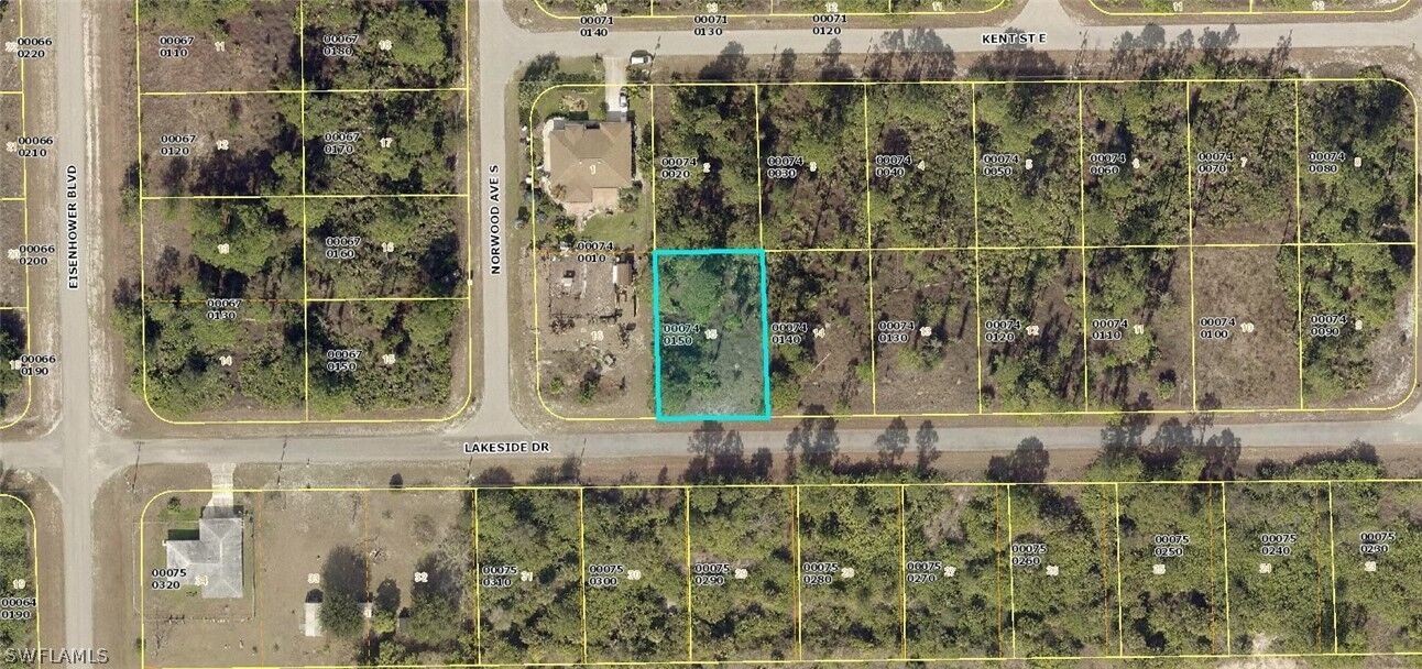 Property Photo: 1009 Lakeside Drive FL 33974