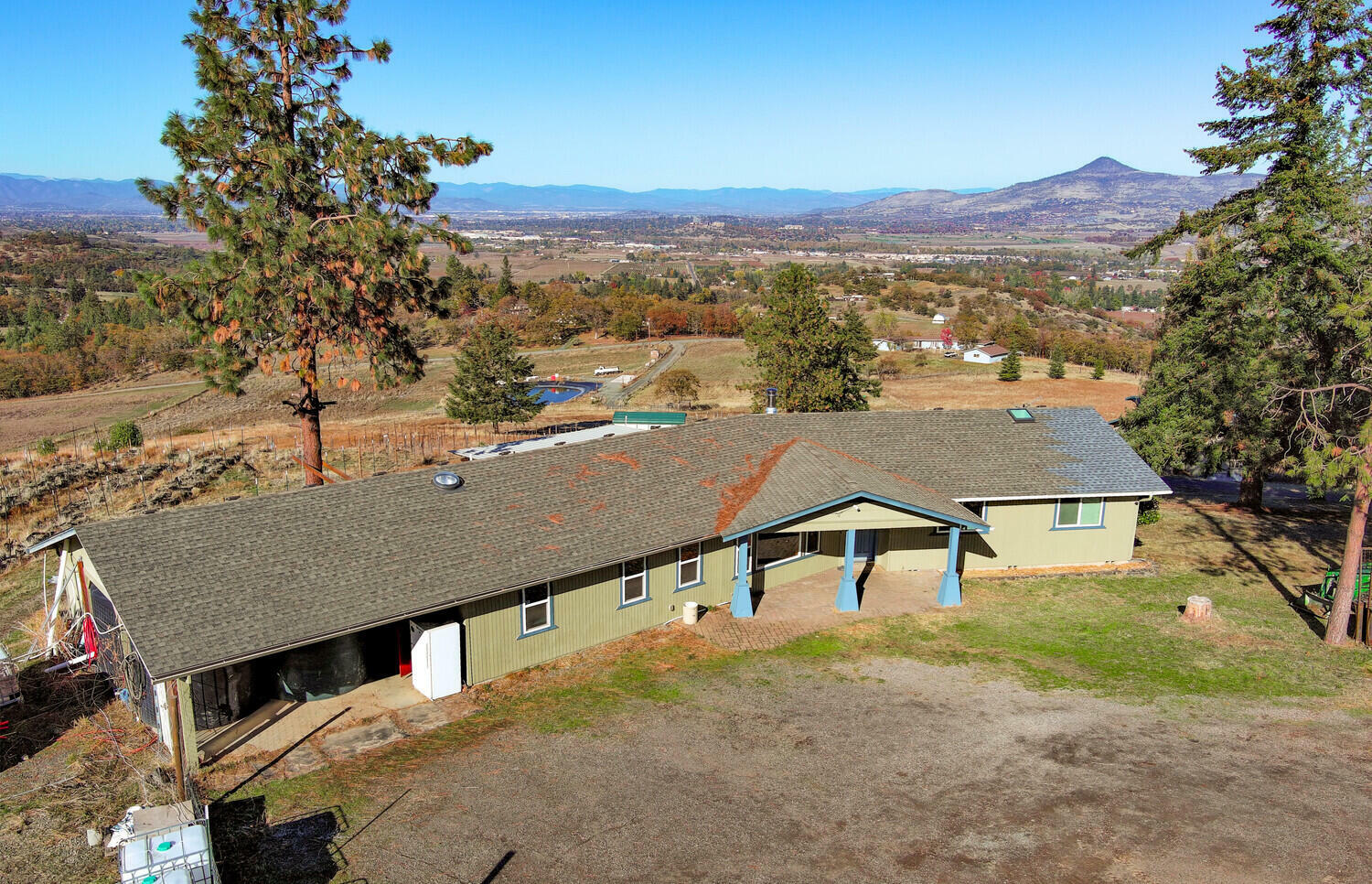 3053 Deer Trail Lane  Medford OR 97501 photo