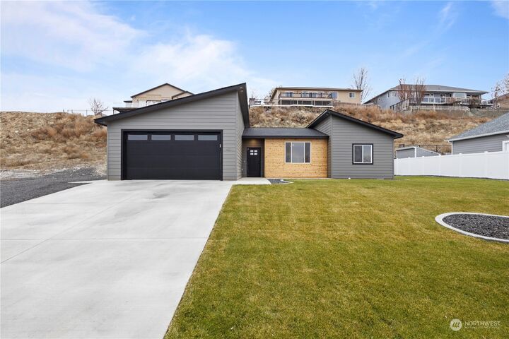 Property Photo:  481 Stacy Drive SE  WA 98837 