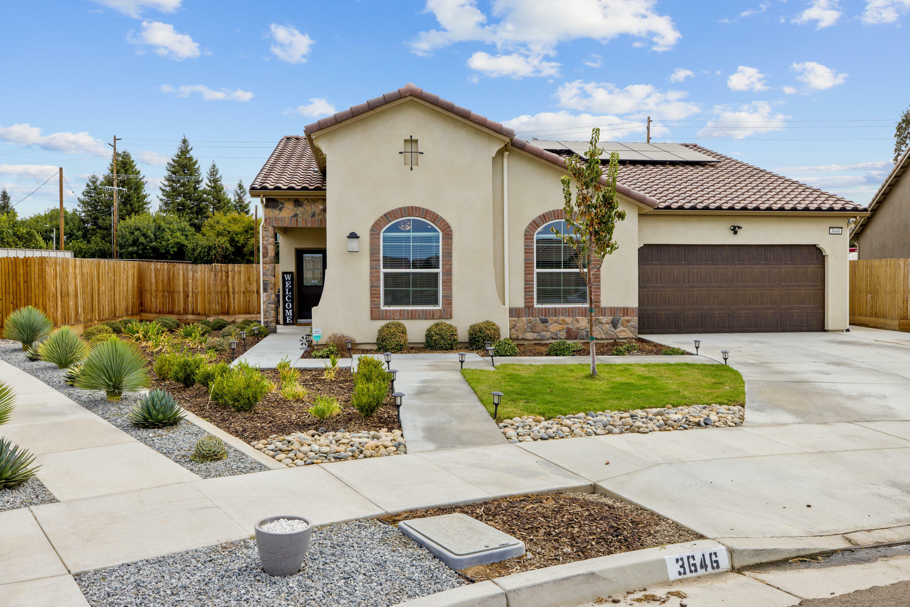 Property Photo:  3646 E Meadow Court  CA 93292 