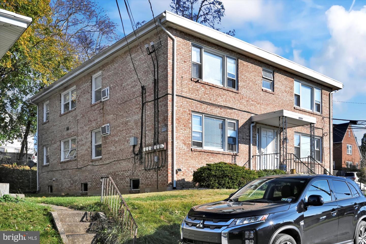 Property Photo: 2714 Woodlawn Street PA 17111