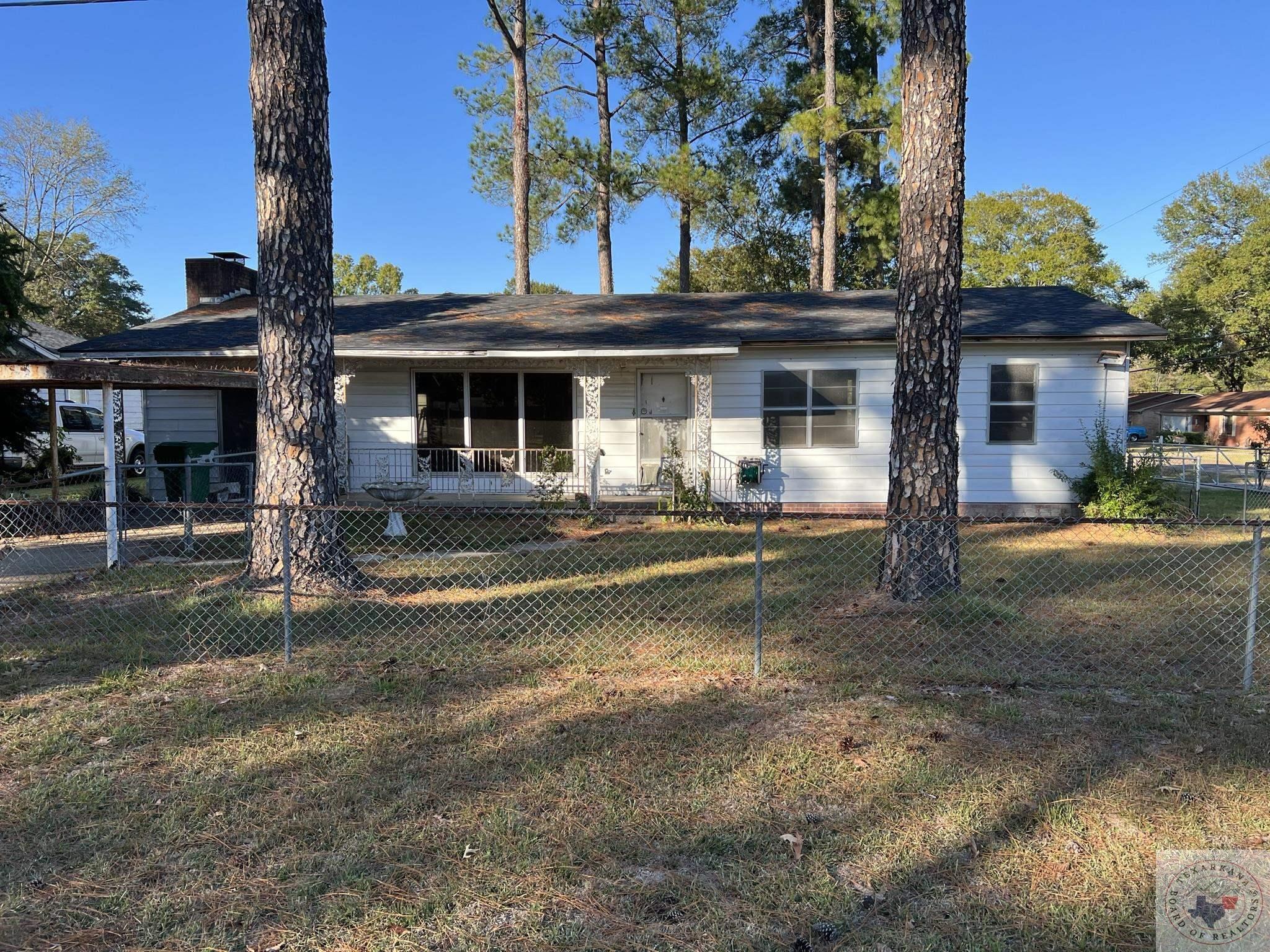 Property Photo: 3002 Hamilton TX 75501