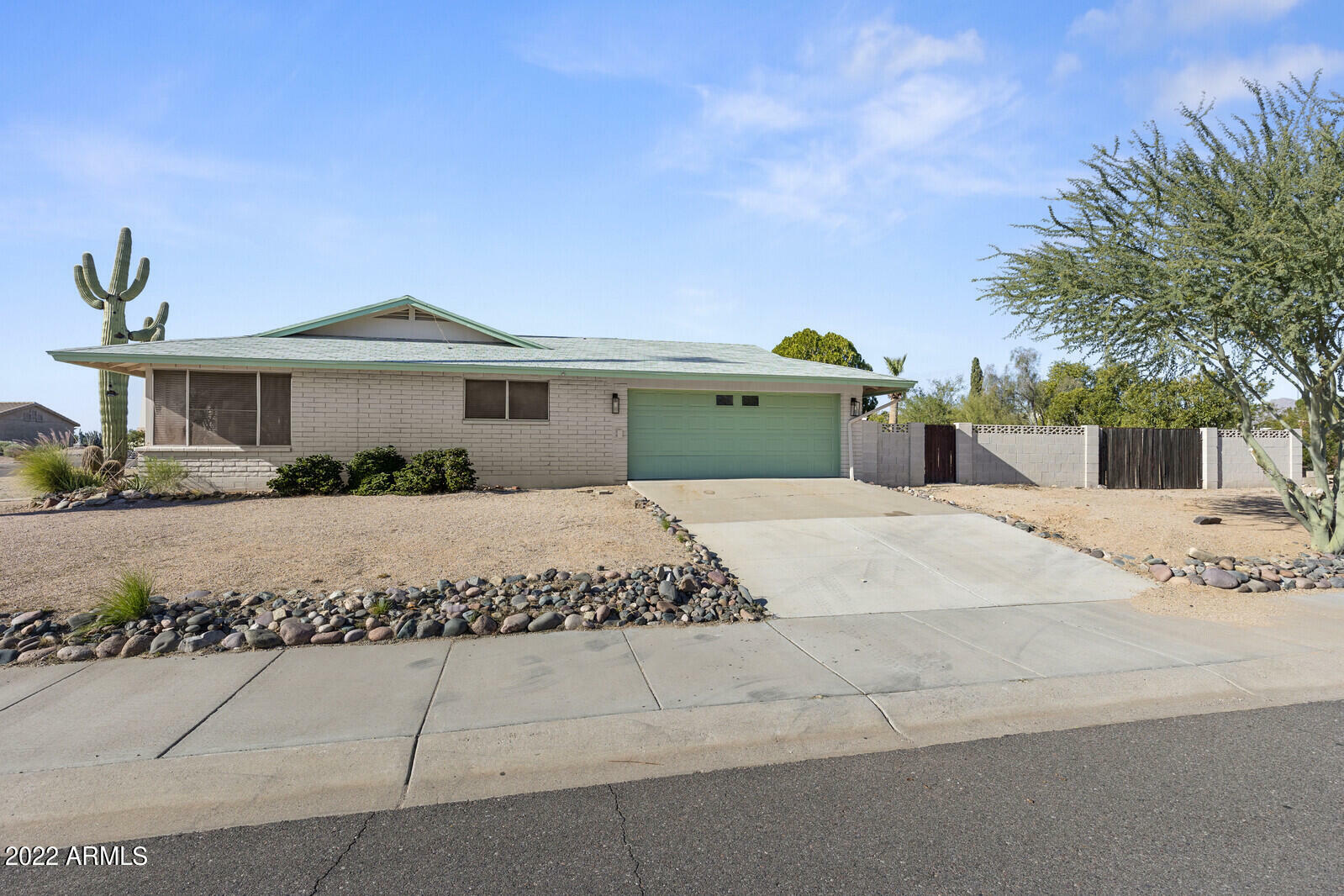Property Photo: 17240 E La Pasada Drive AZ 85268