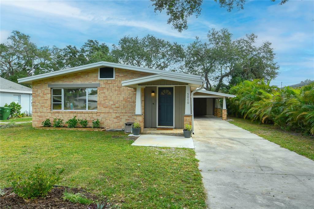 Property Photo:  5010 Stevens Drive  FL 34234 