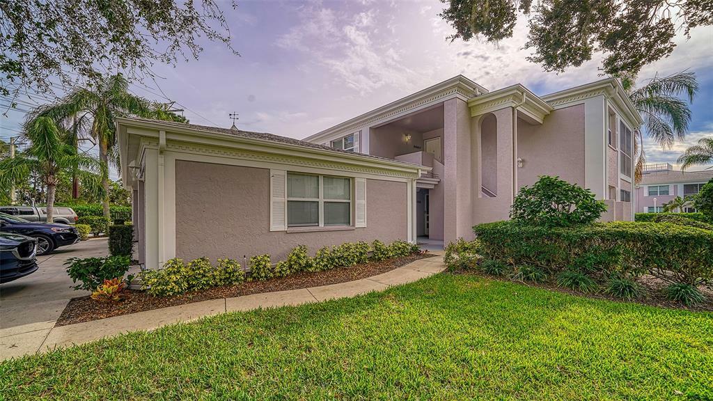 Property Photo:  5655 Sheffield Greene Circle 61  FL 34235 