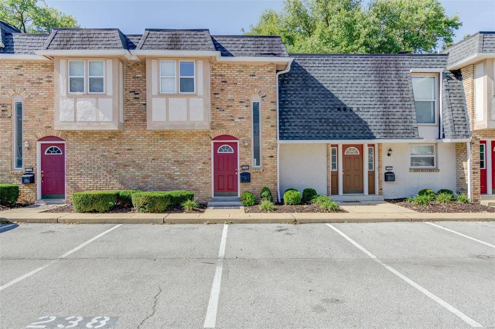 Property Photo:  1143 Rue La Chelle Walk  MO 63141 