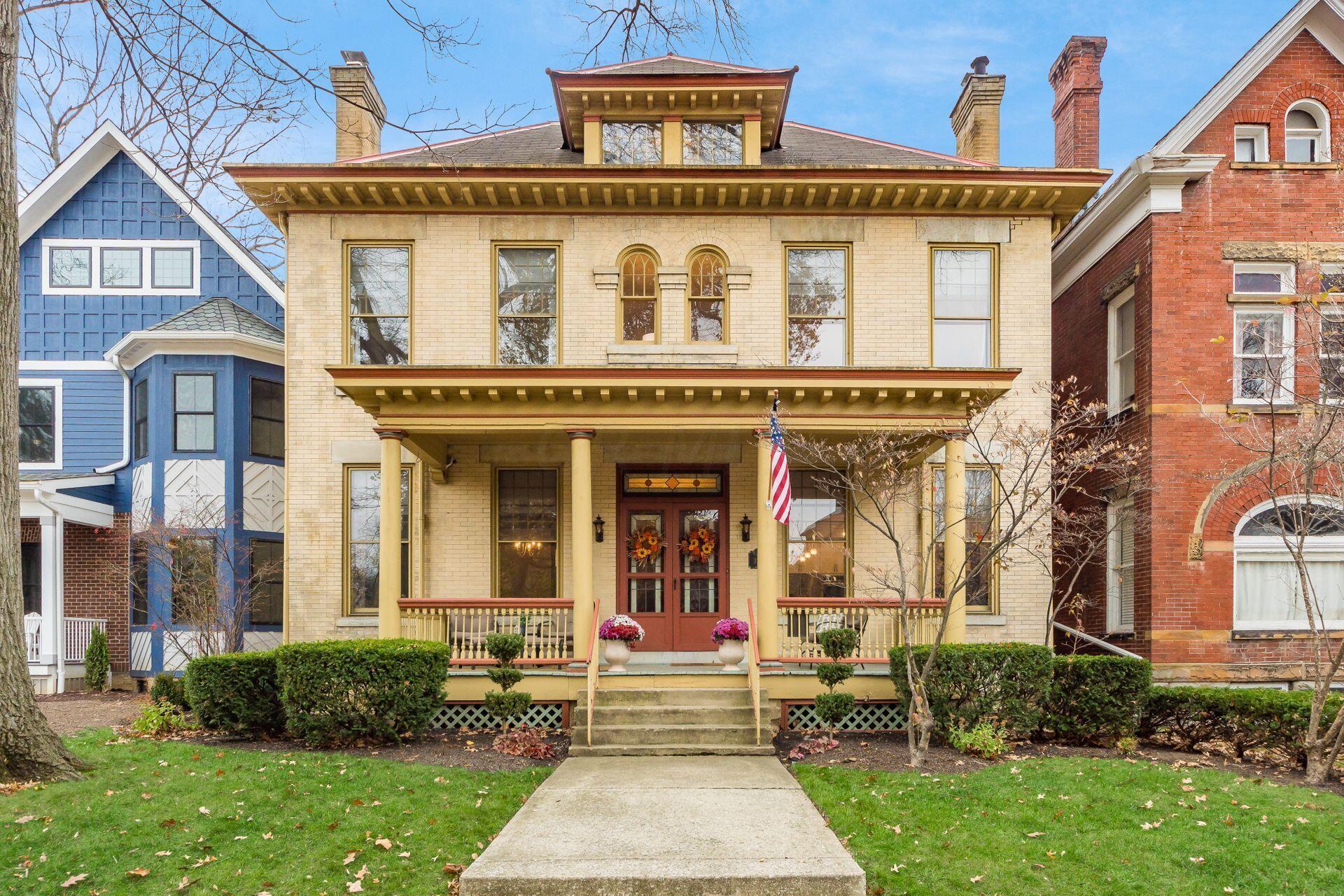 Property Photo: 322 W 7th Avenue OH 43201