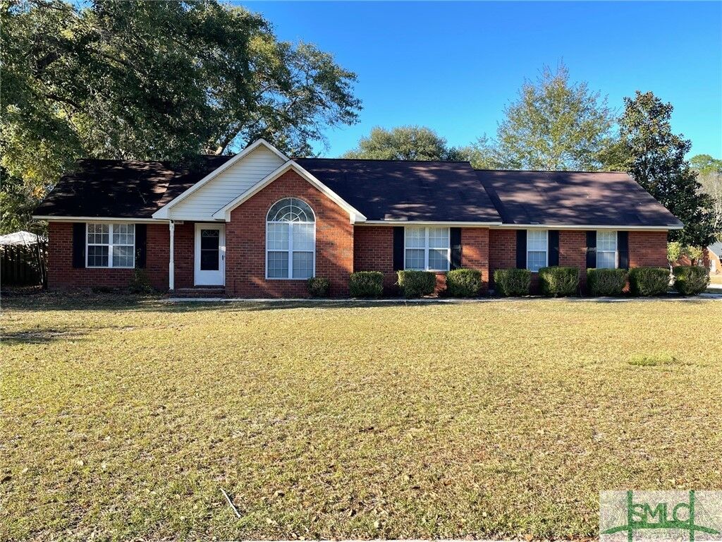 Property Photo: 13 Oak Ridge Circle GA 31326