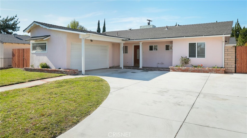 Property Photo:  8823 Monogram Avenue  CA 91343 