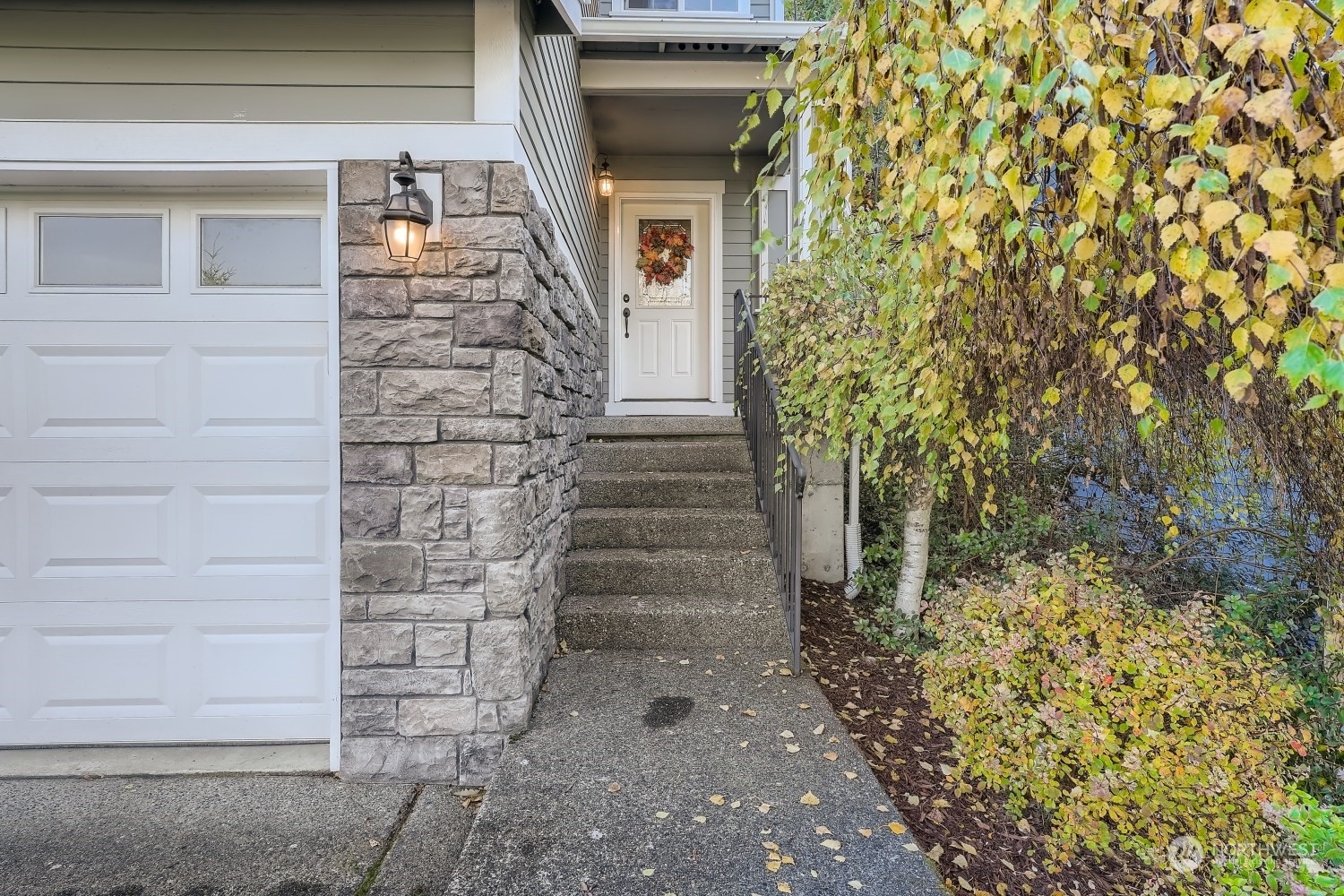 Property Photo:  408 51st Street SE  WA 98092 