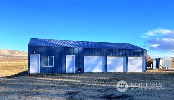 Property Photo:  1340 Katen Road  WA 98926 