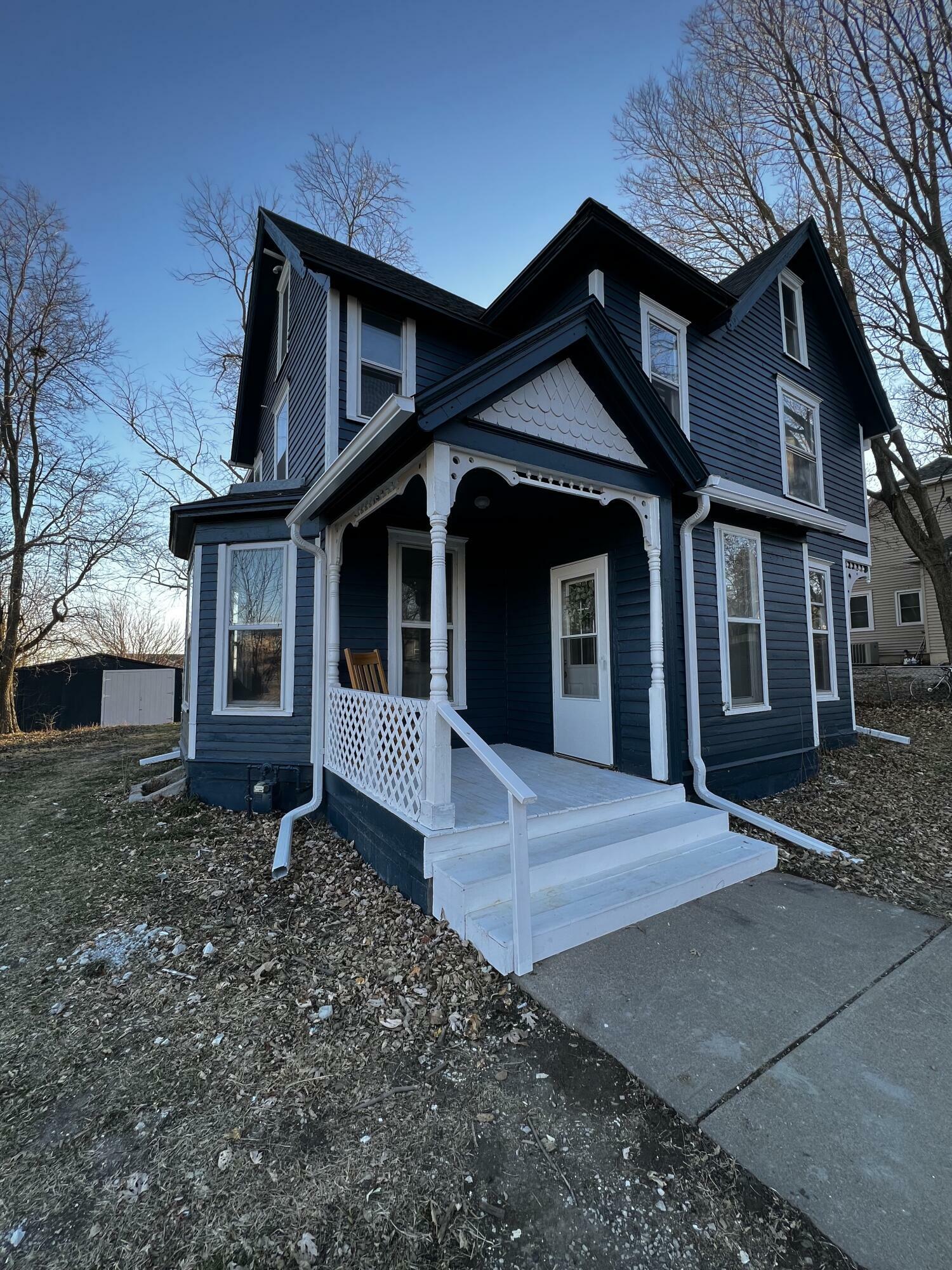 Property Photo:  208 Clay Street  Street  IA 51652 