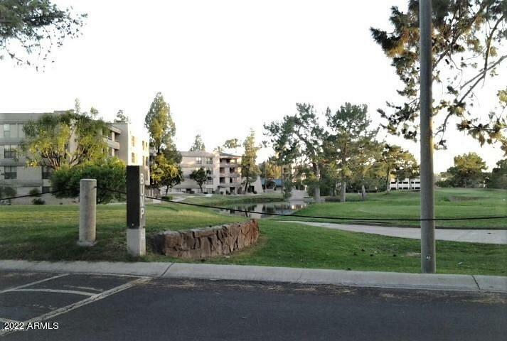 Property Photo: 5102 N 31st Place 437 AZ 85016