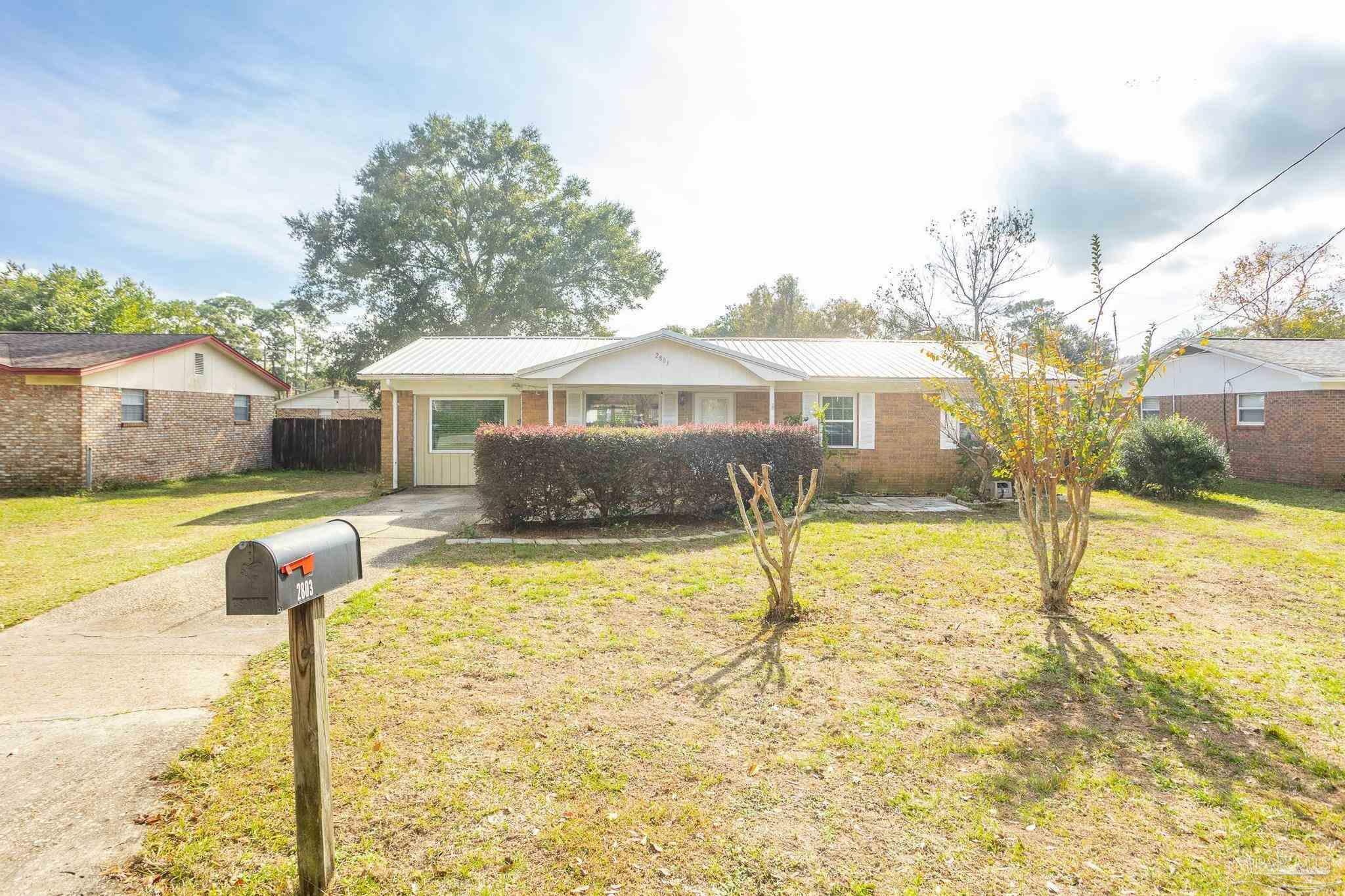 Property Photo:  2803 Tupelo Ave  FL 32526 