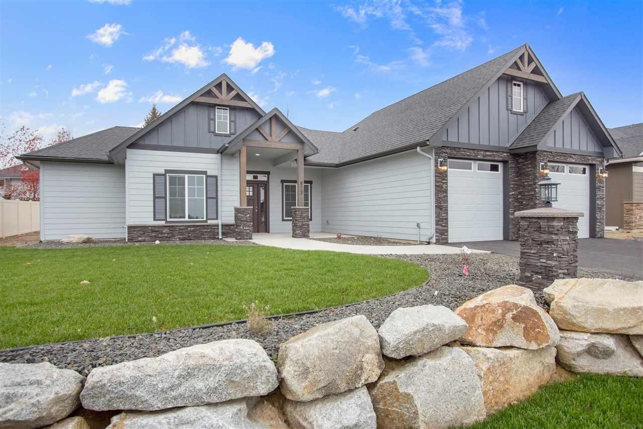Property Photo: 627 E Tudor Ln WA 99208