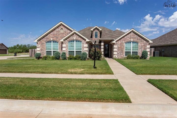 4814 Falcon Crest  Wichita Falls TX 76310 photo
