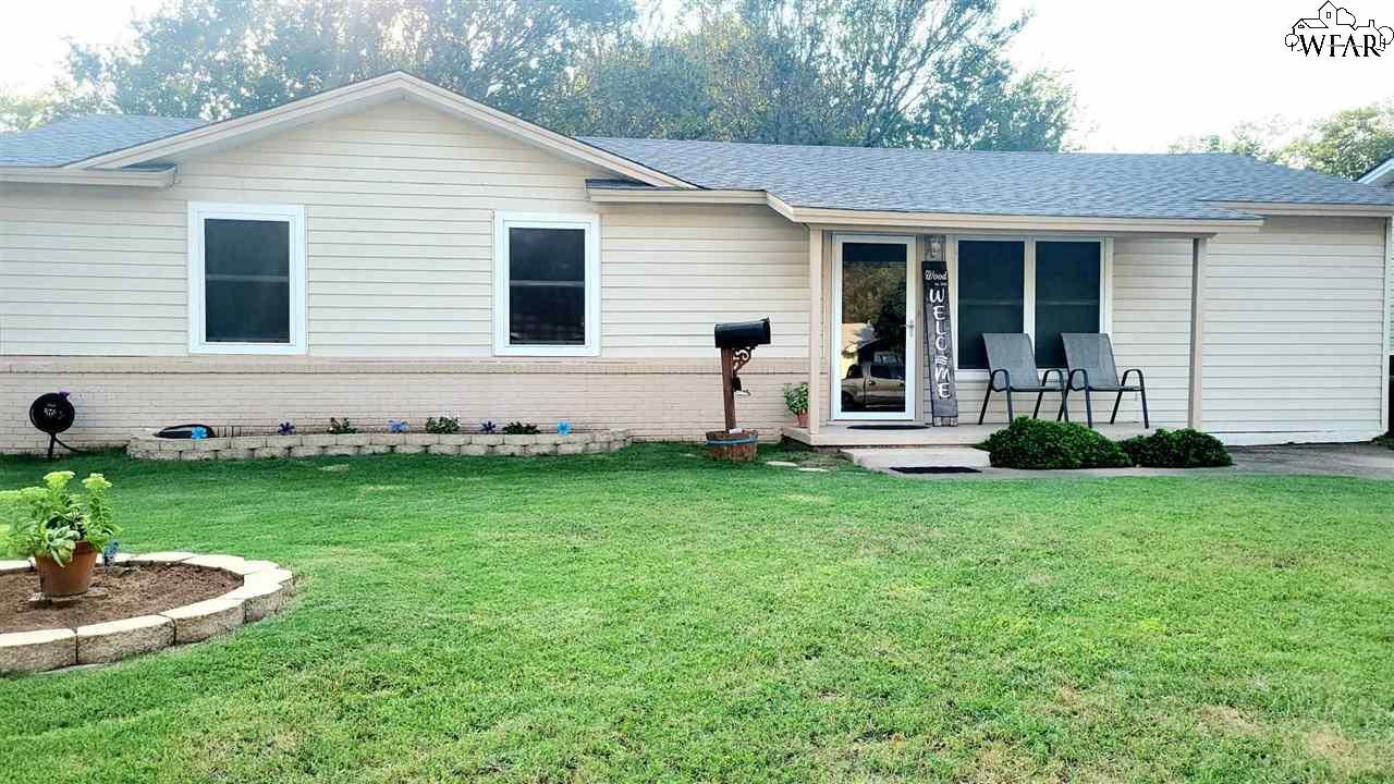 Property Photo: 1106 Bishop Road TX 76354