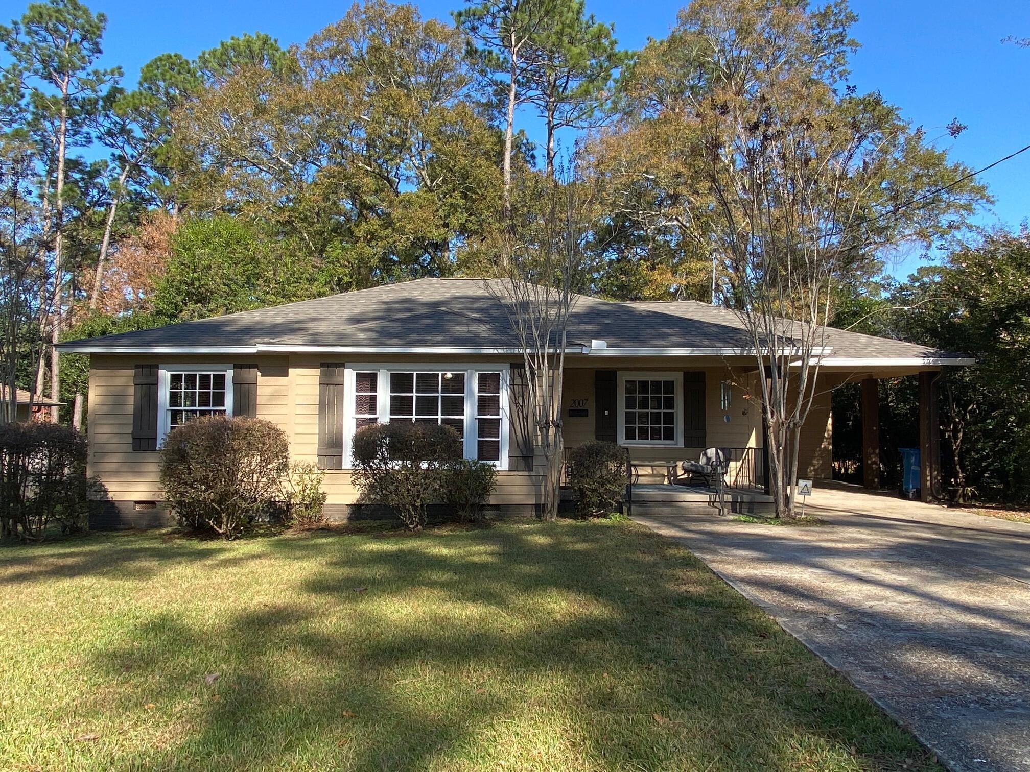 Property Photo:  2007 Evergreen Ln.  MS 39401 