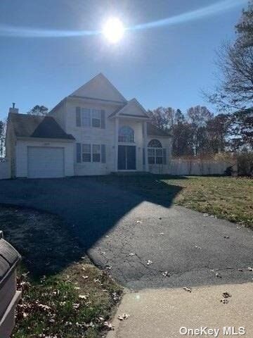 Property Photo:  6 Redbud Court  NY 11953 
