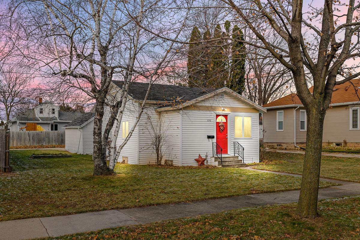 Property Photo:  226 South Elm Street  WI 54136 