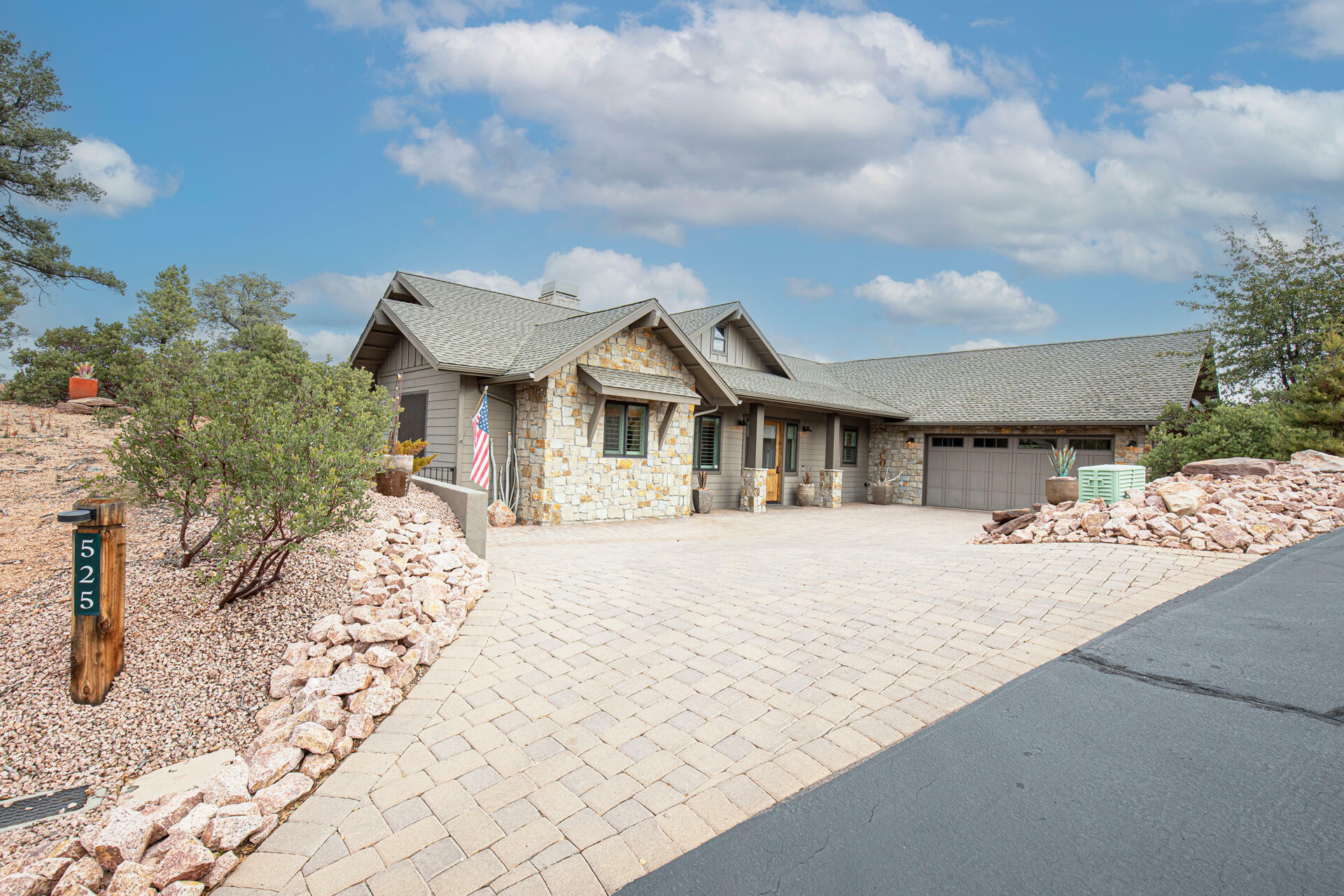 Property Photo:  525 N Grapevine Drive  AZ 85541 