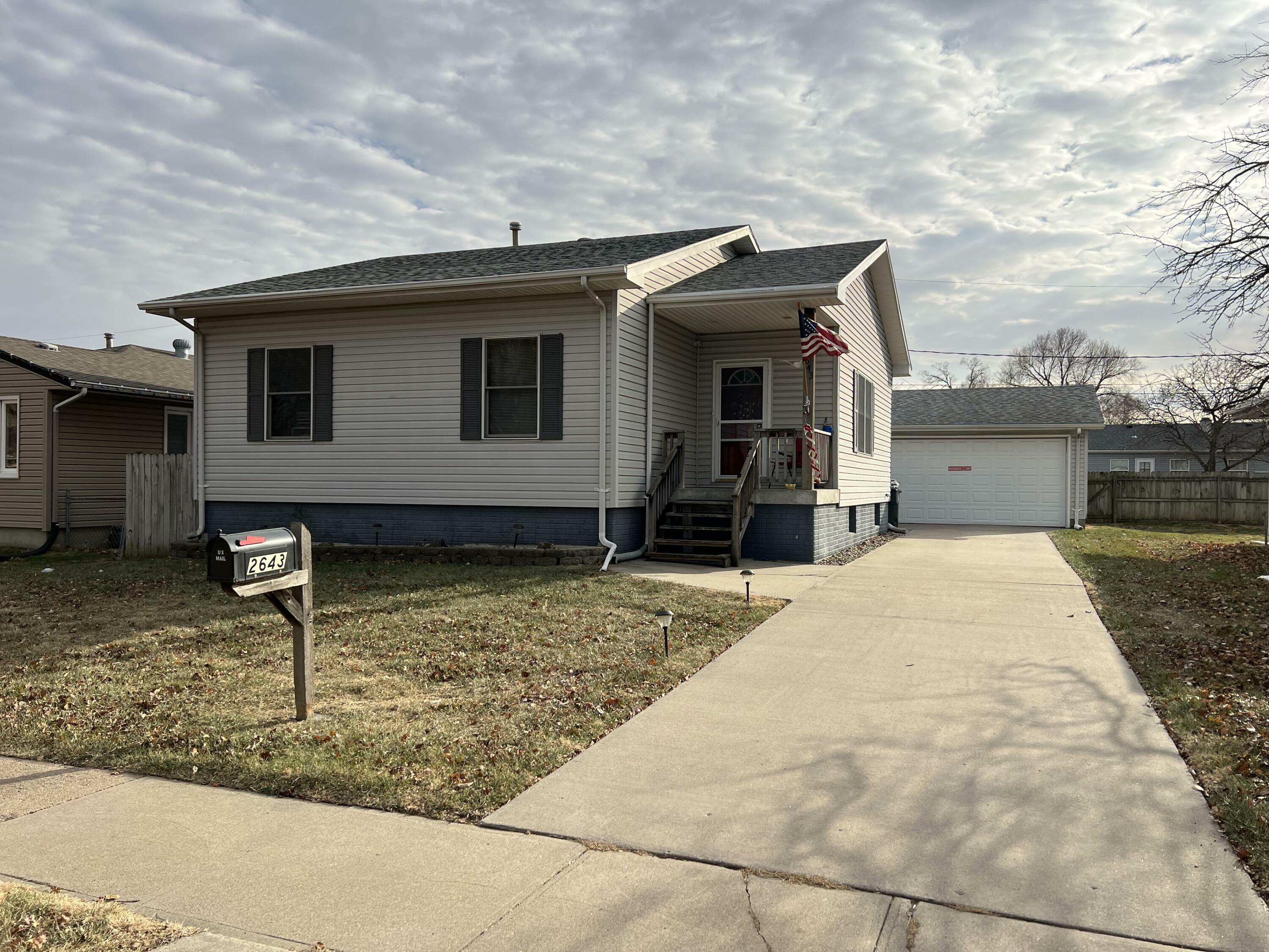 2643 4th  Avenue  Council Bluffs IA 51501 photo