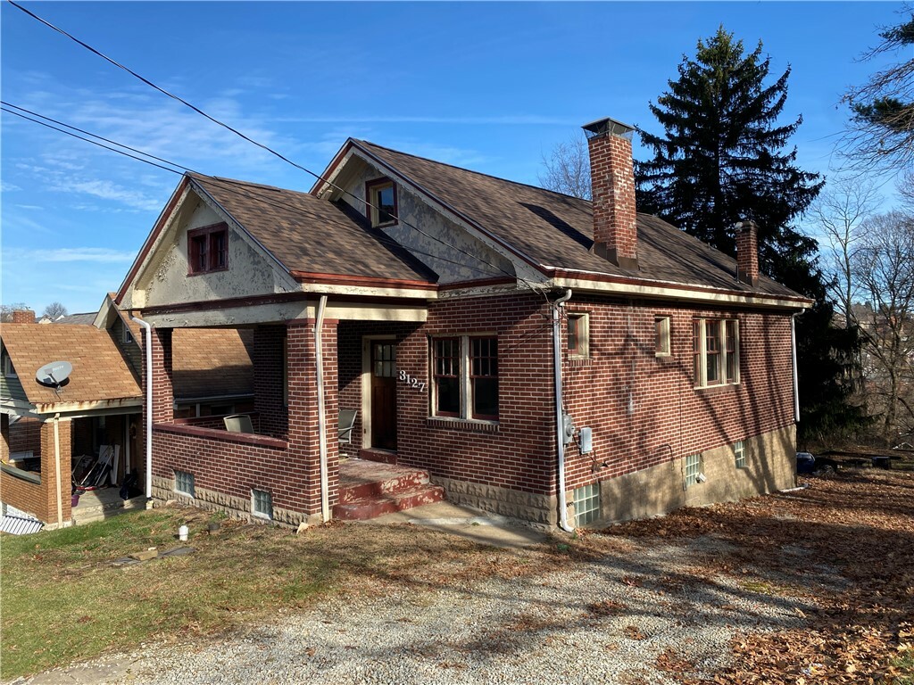 Property Photo:  3127 Elroy Ave  PA 15227 