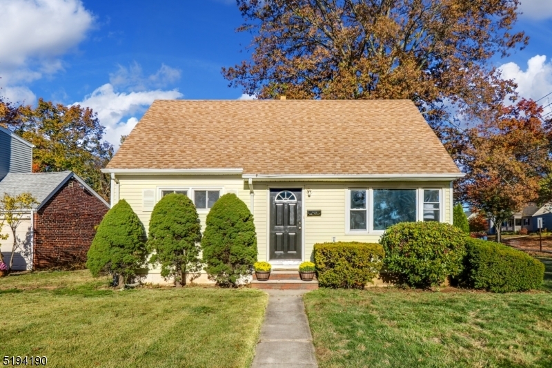 Property Photo:  2 Oraton Drive  NJ 07016 