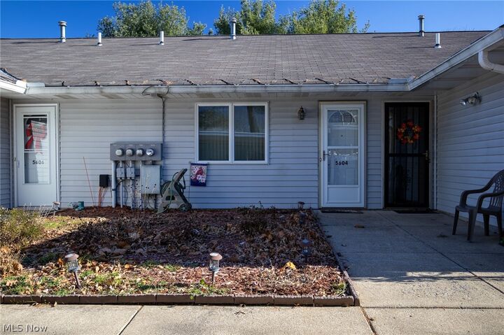 5604 Pine Trail Avenue SW  Navarre OH 44662 photo