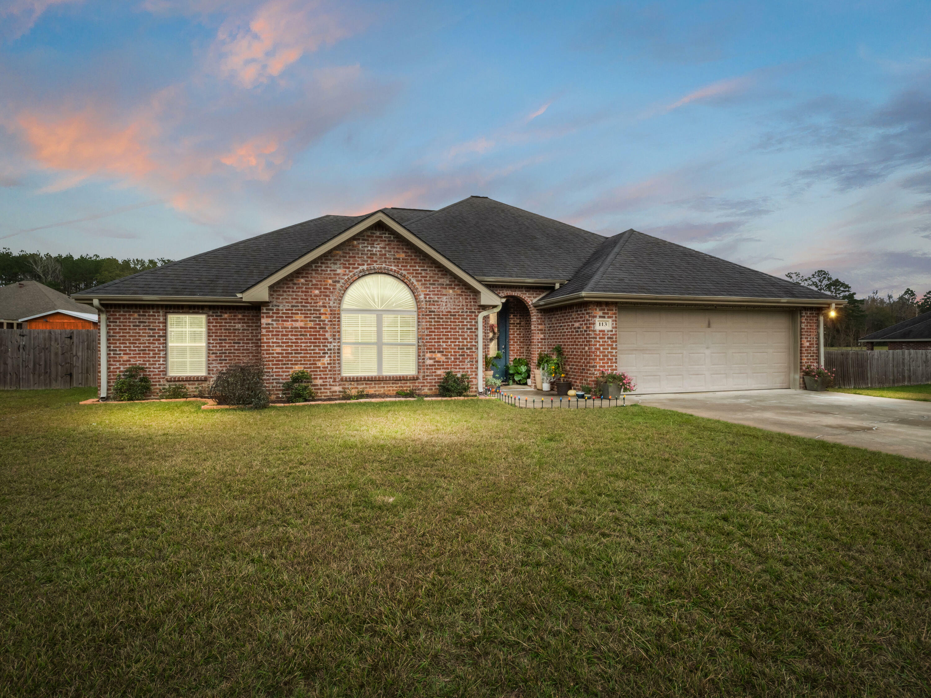 113 Tyler W Lane  Leesville LA 71446 photo