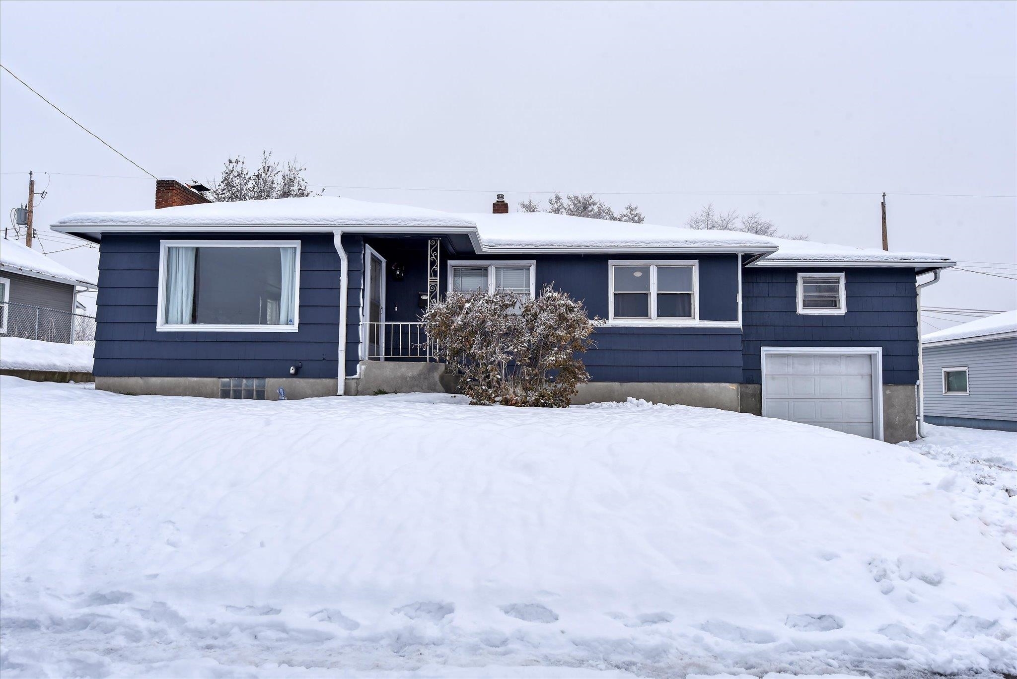 Property Photo: 328 E Empire Ave WA 99207