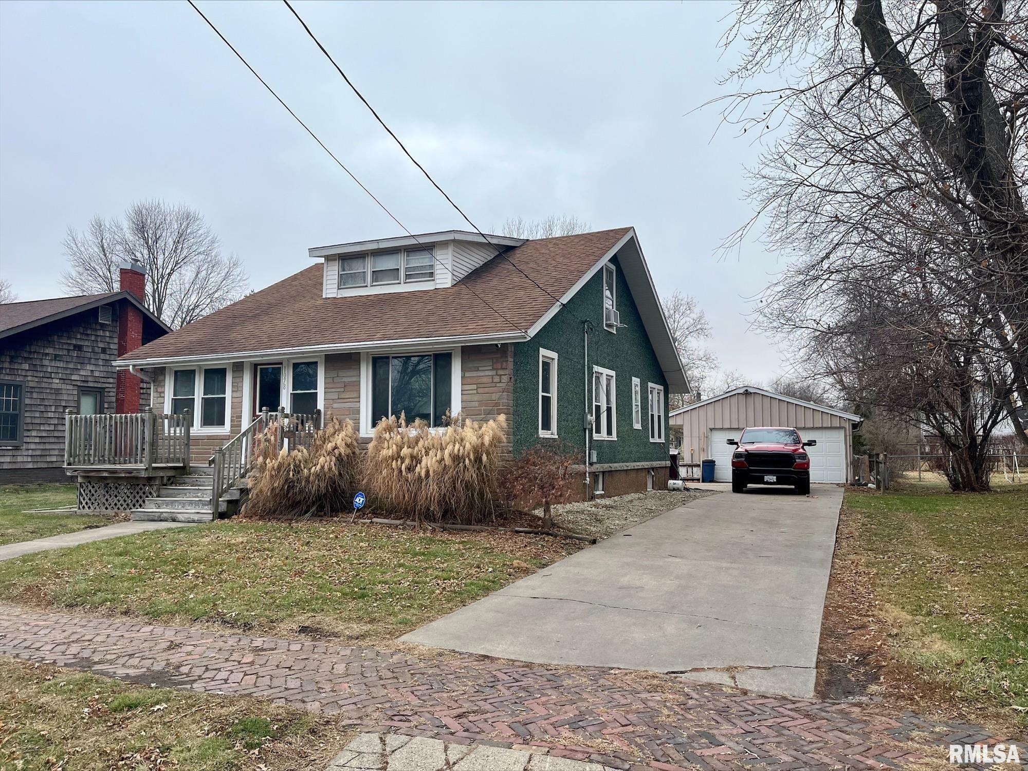 Property Photo:  1078 N Kellogg Street  IL 61401 