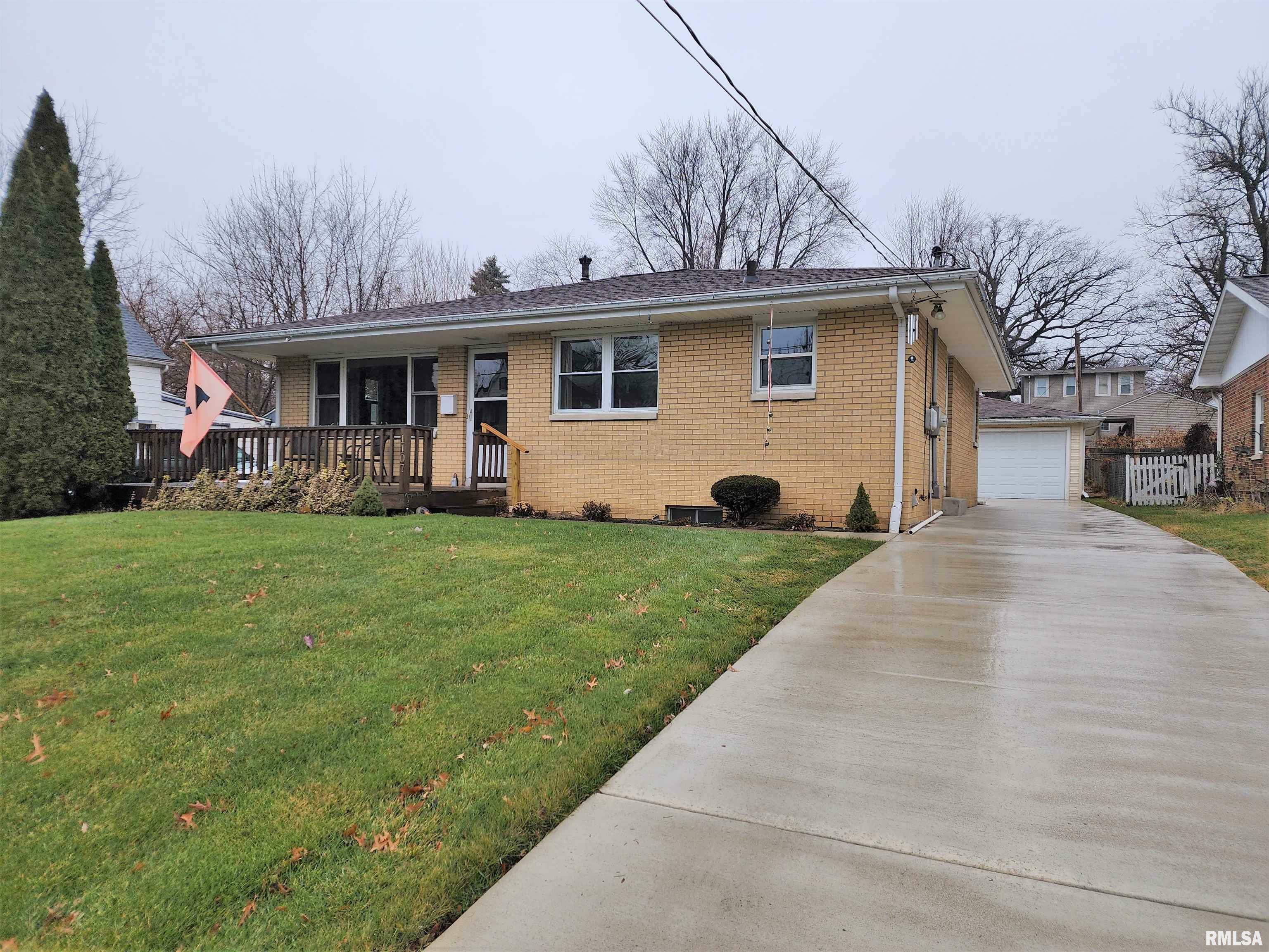 Property Photo:  1107 E Corrington Avenue  IL 61603 