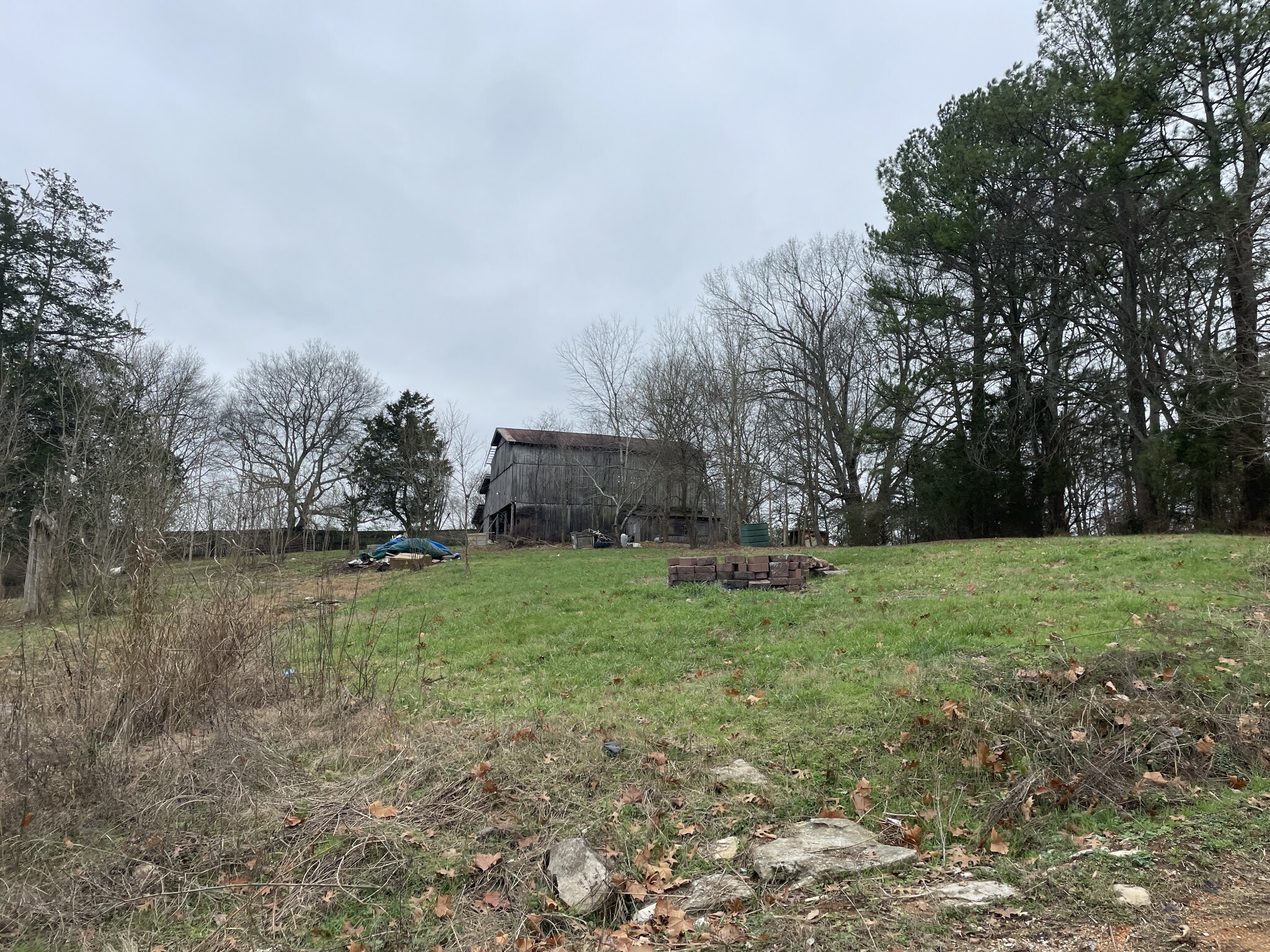 Property Photo:  606 Newt Hood Rd  TN 38401 