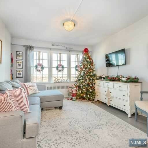 Property Photo: 5 Roosevelt Place 6C NJ 07042