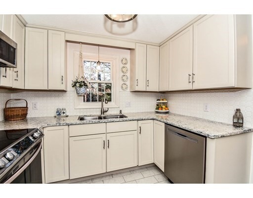 Property Photo:  465 Twin Lakes Dr 465  MA 02338 