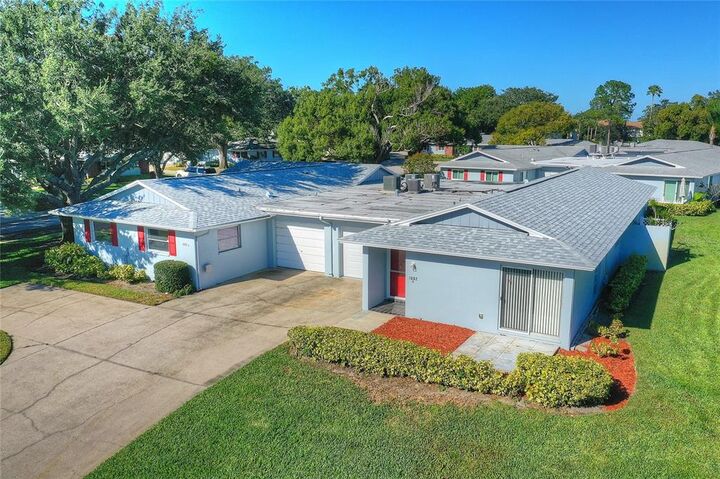 Property Photo:  1602 Berwick Court D  FL 34684 